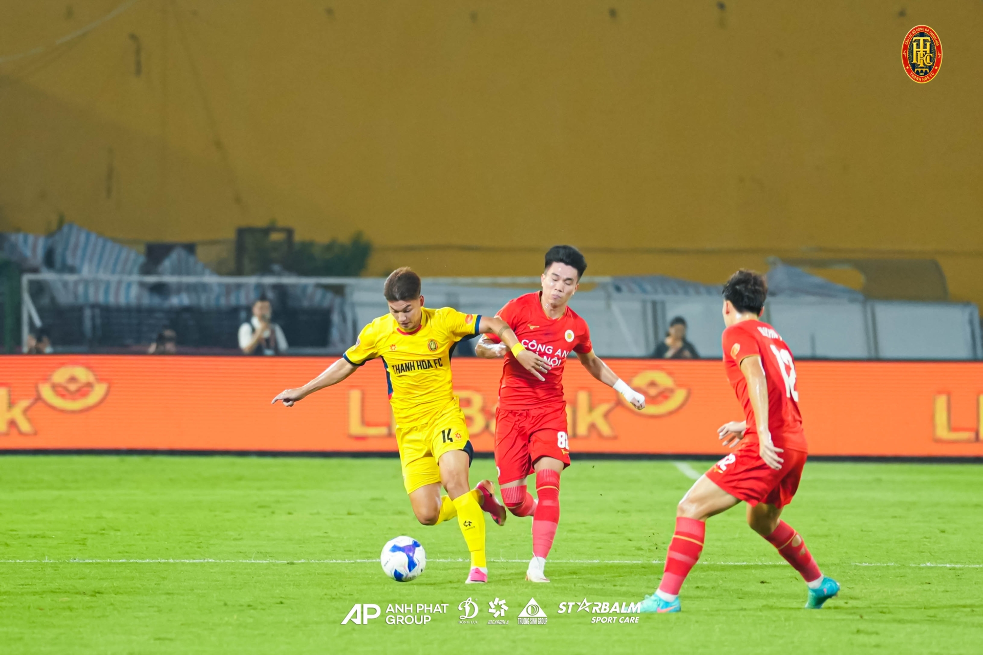MATCH PHOTOS | MỘT ĐIỂM SỐ, MỘT TINH THẦN CHIẾN ĐẤU CỦA ĐỘI BÓNG XỨ THANH!