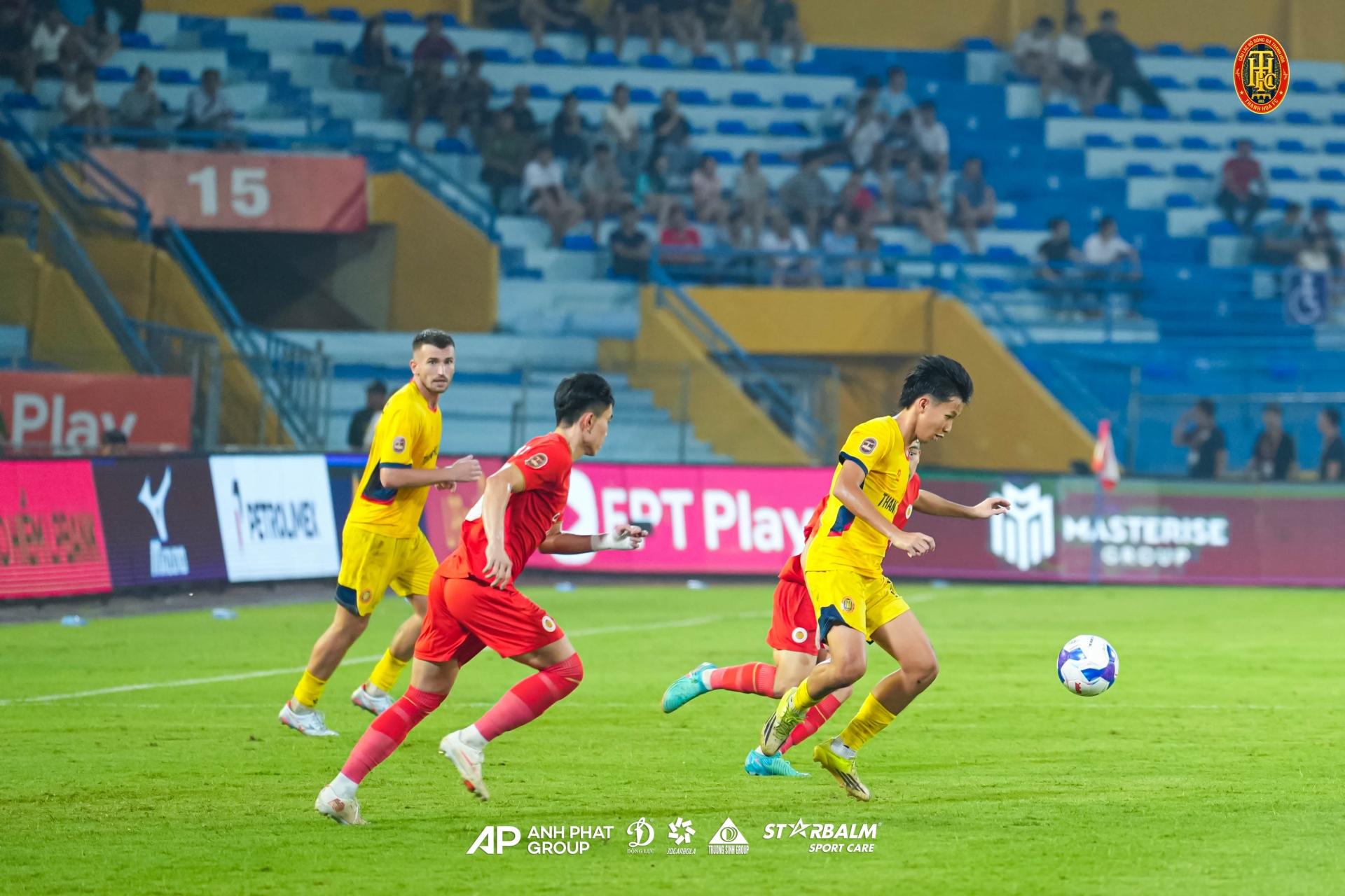 MATCH PHOTOS | MỘT ĐIỂM SỐ, MỘT TINH THẦN CHIẾN ĐẤU CỦA ĐỘI BÓNG XỨ THANH!