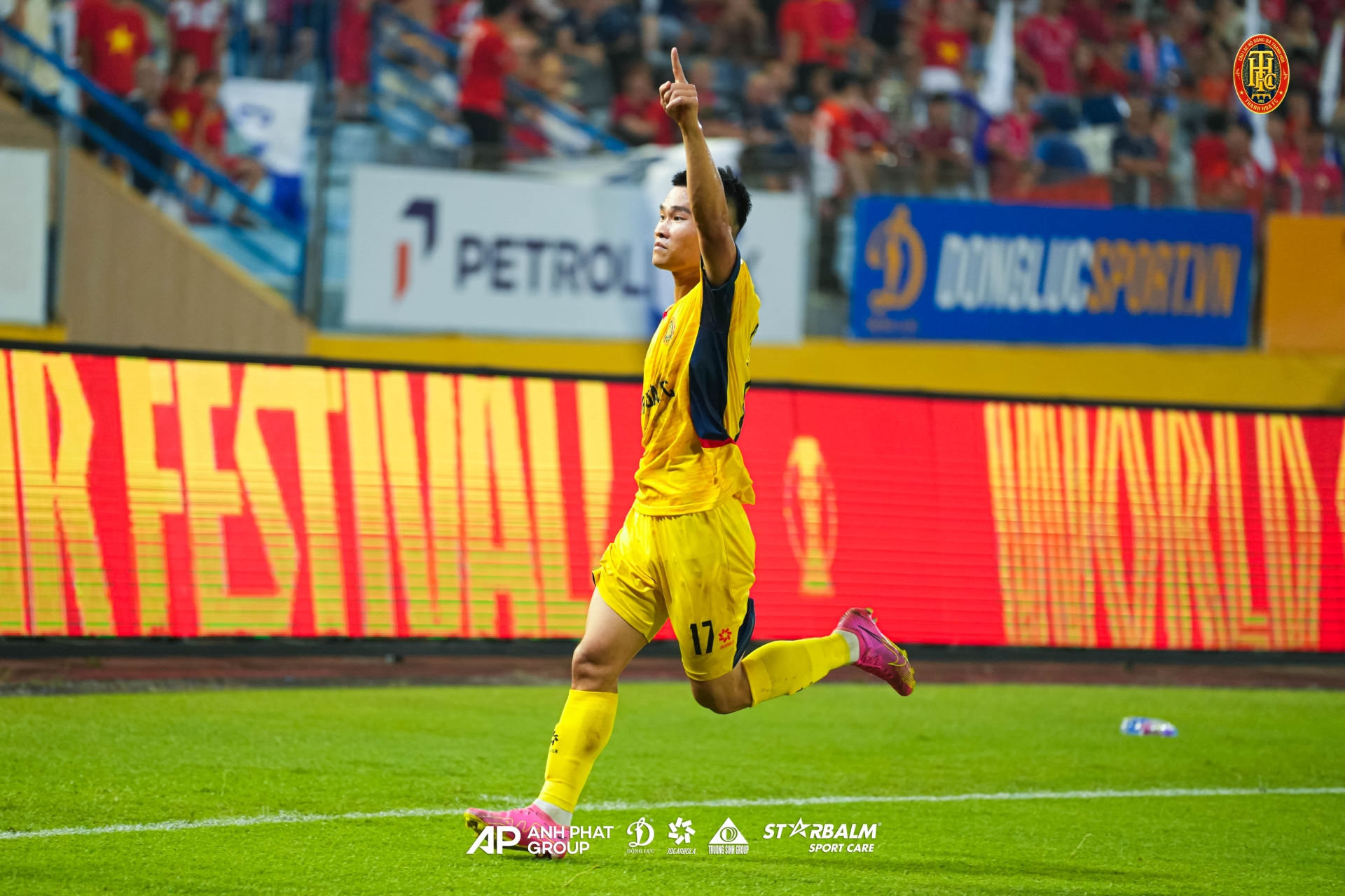 MATCH PHOTOS | MỘT ĐIỂM SỐ, MỘT TINH THẦN CHIẾN ĐẤU CỦA ĐỘI BÓNG XỨ THANH!