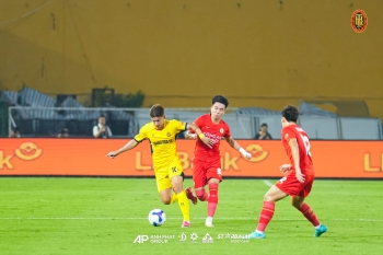 MATCH PHOTOS | MỘT ĐIỂM SỐ, MỘT TINH THẦN CHIẾN ĐẤU CỦA ĐỘI BÓNG XỨ THANH!