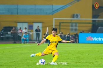MATCH PHOTOS | MỘT ĐIỂM SỐ, MỘT TINH THẦN CHIẾN ĐẤU CỦA ĐỘI BÓNG XỨ THANH!