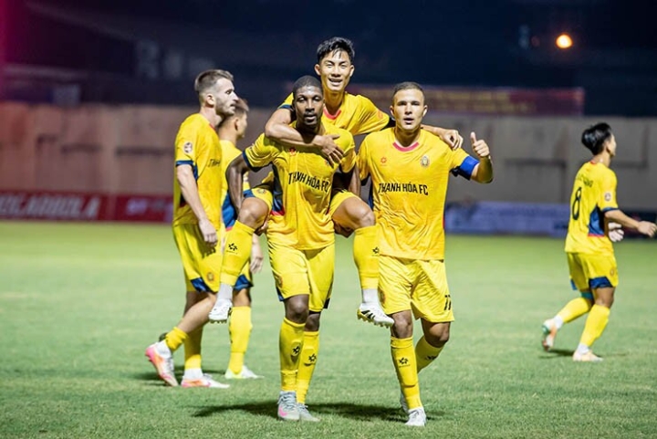Highlights: Thanh Hóa - SHB Đà Nẵng | Ngoại binh chói sáng, rượt đuổi cực hấp dẫn ở xứ Thanh (1)